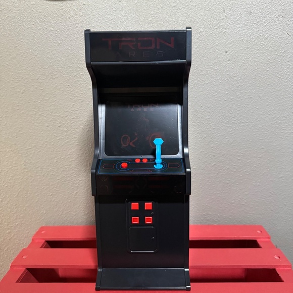 Disney Tron Ares Light-Up Arcade Popcorn Bucket Regal Exclusive NEW - Picture 2 of 7